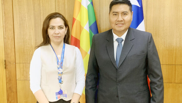 Directora del Servicio de Salud Arica y Parinacota y gobernador Diego Paco sostuvieron reunión de trabajo Directora del Servicio de Salud Arica y Parinacota y gobernador Diego Paco sostuvieron reunión de trabajo
