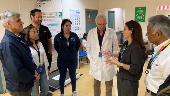 Hospital de Arica, servicio de salud y Fundación Acrux rebajan lista de espera en más de mil consultas de especialidad