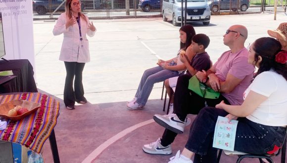 Servicio de Salud Arica y Parinacota realiza operativos en sedes vecinales de personas usuarias del centro de salud ambiental